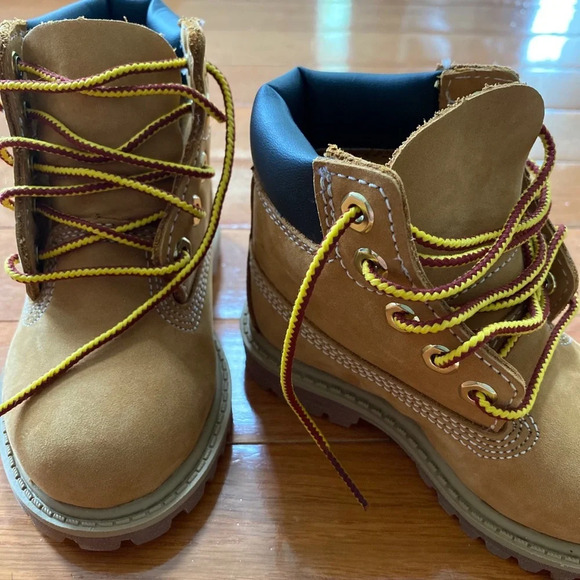 New little kids Timberlands - Picture 1 of 4